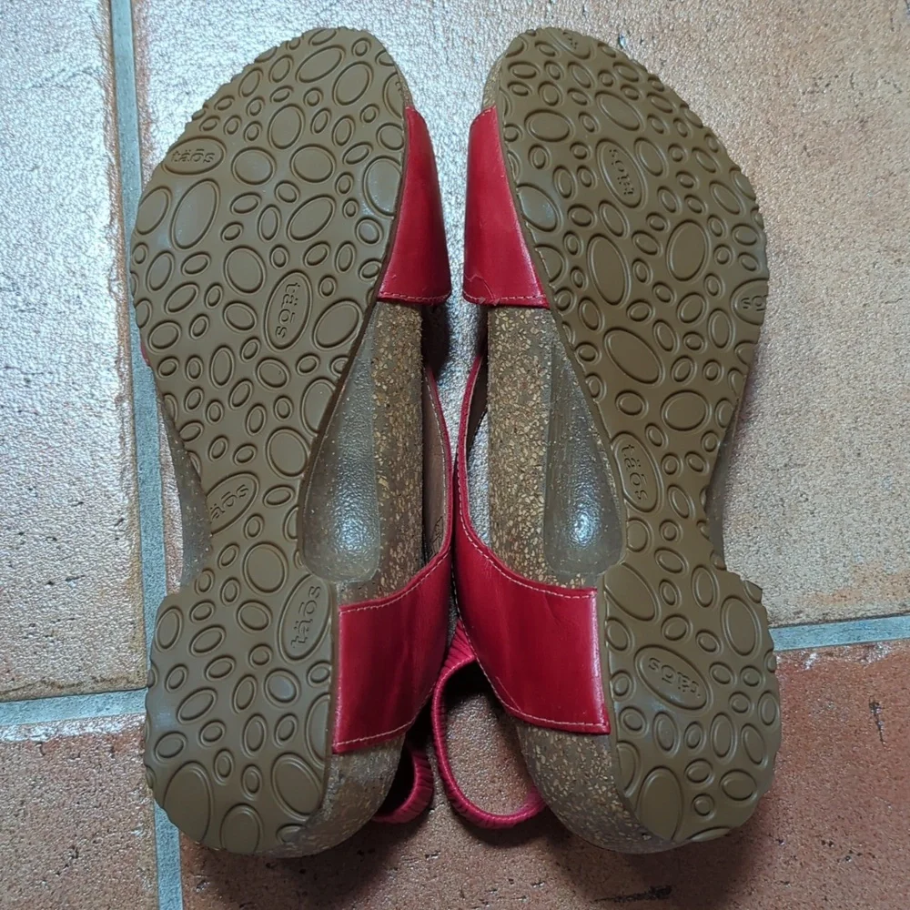 Taos Footwear Women's Bold Red Sandals - Picture 4 of 7